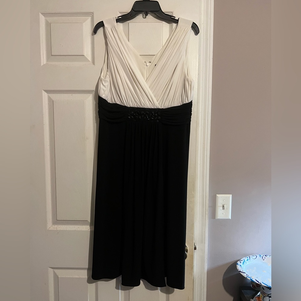 Jessica Howard evening cocktail dress. Size 16.